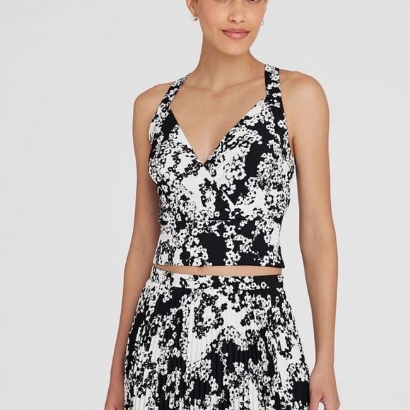 Club Monaco Tops - Club Monaco Women’s Black and White Floral Crisscross Strap Top Size 6